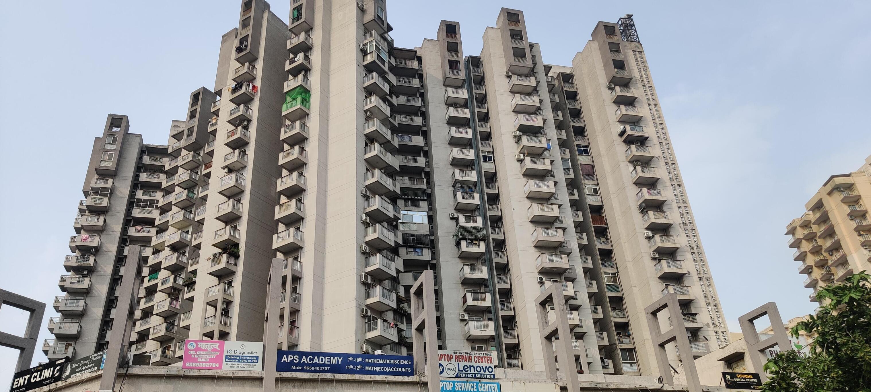 Shri Radha Sky Gardens
