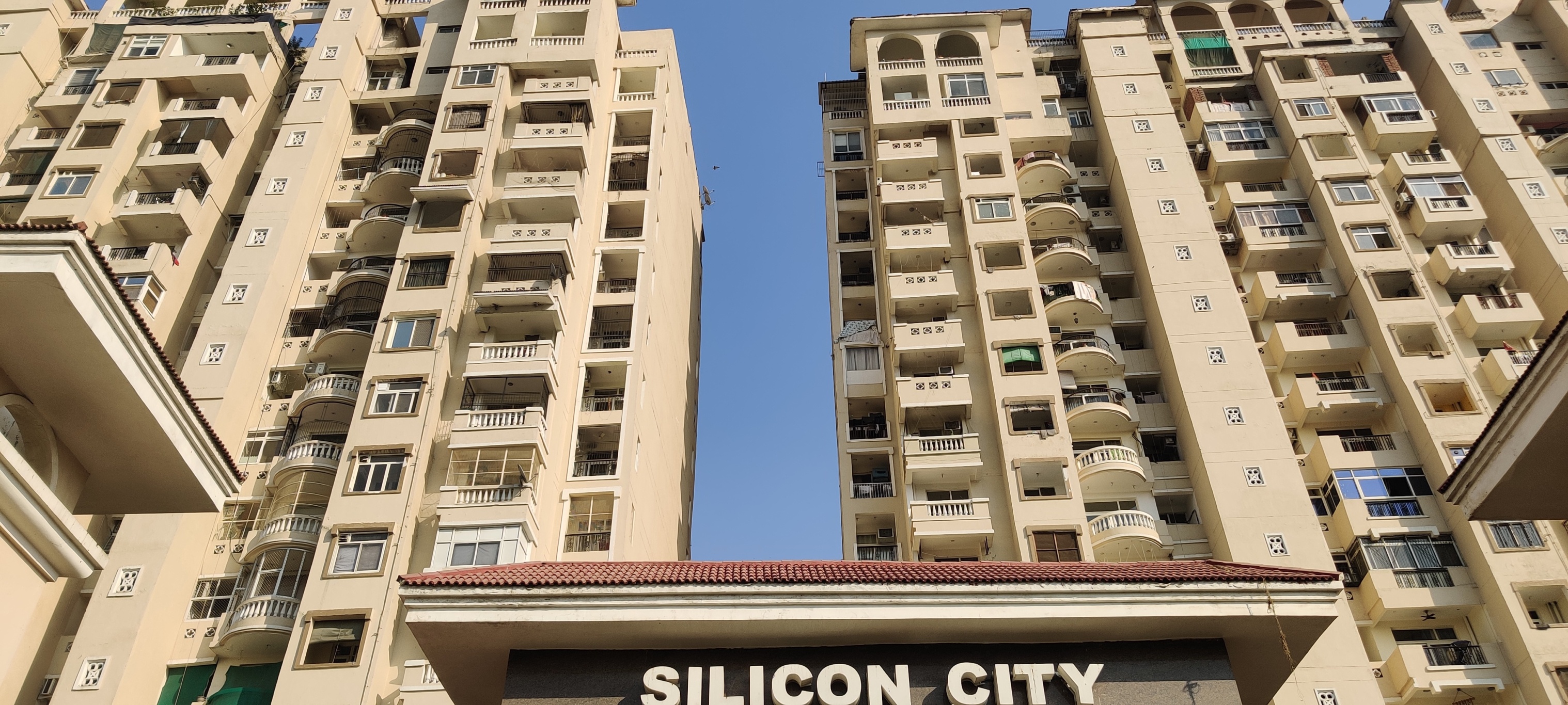Amrapali Silicon City